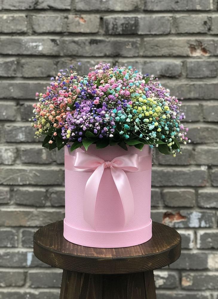 Цветочная композиция из Гипсофила и Розы в шляпной коробке в Аничково
