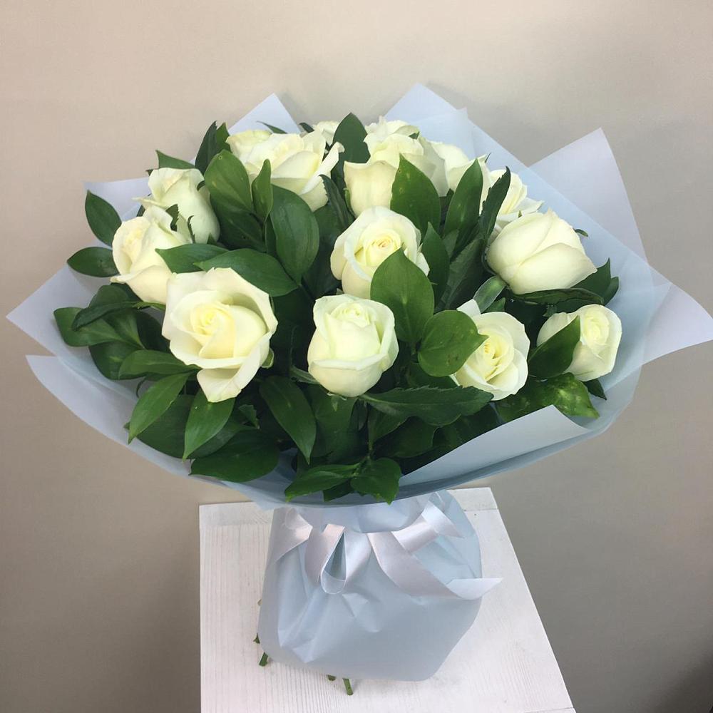 Букет 15 Белых роз Проуд в Аничково