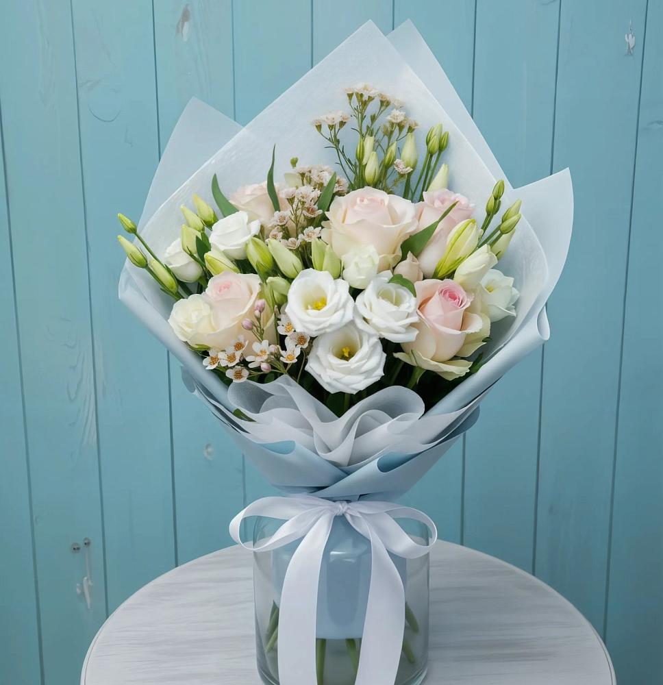 Букет цветов из: Розы и Лизиантусы в Аничково