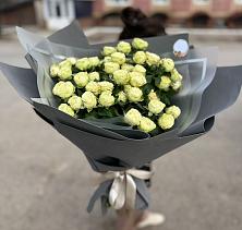 Букет Белые кустовые розы Солинеро в Аничково