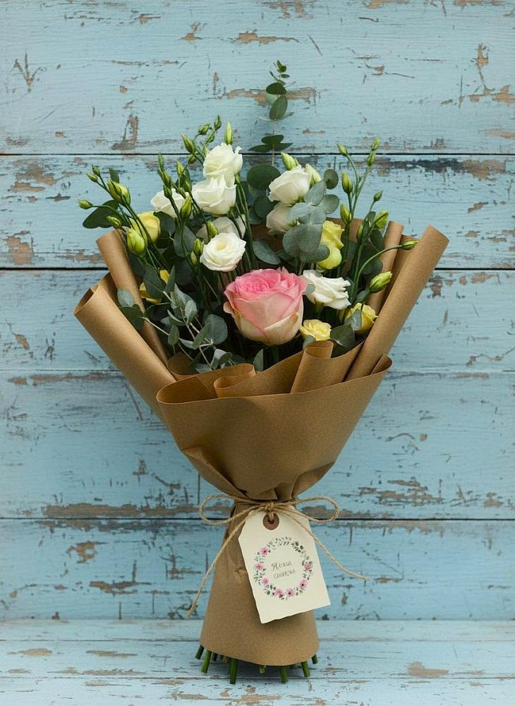 Букет цветов из: Розы и Лизиантусы в Аничково