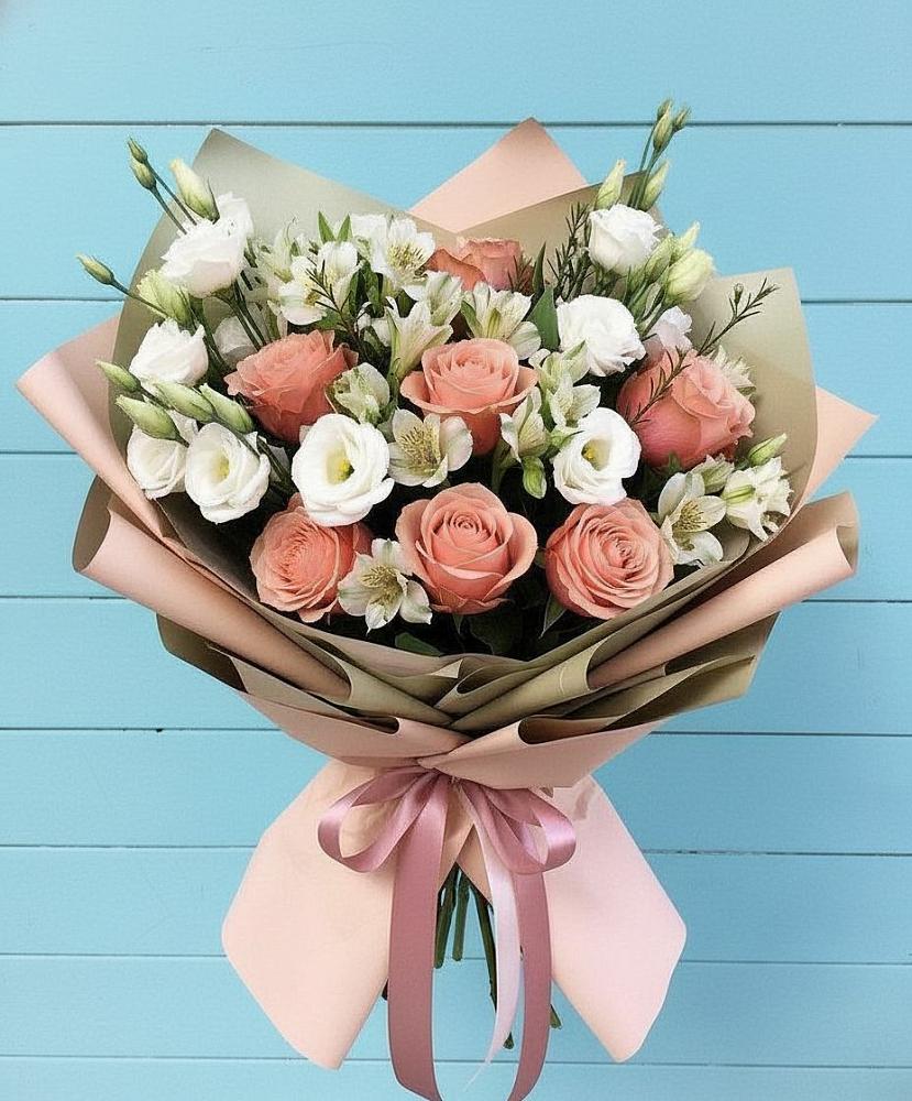 Букет цветов из: Розы, Альстромерии и Лизиантусы в Аничково