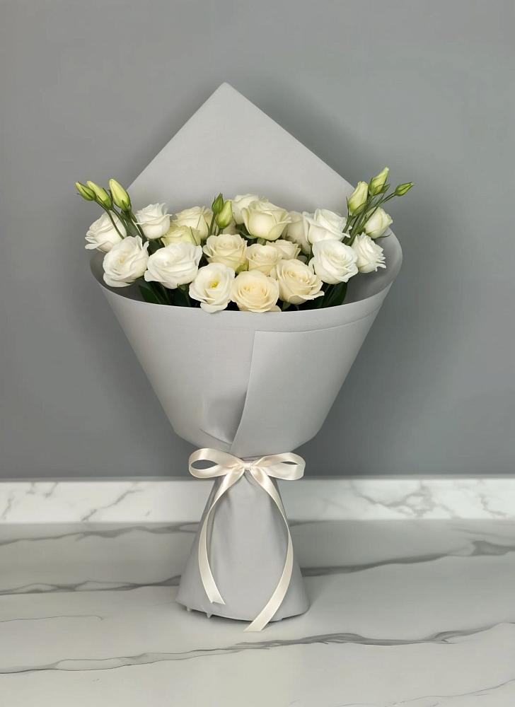 Букет цветов из: Розы и Лизиантусы в Аничково