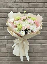 Букет цветов из:  Гвоздики, Розы, Лизиантусы и Хризантемы в Аничково