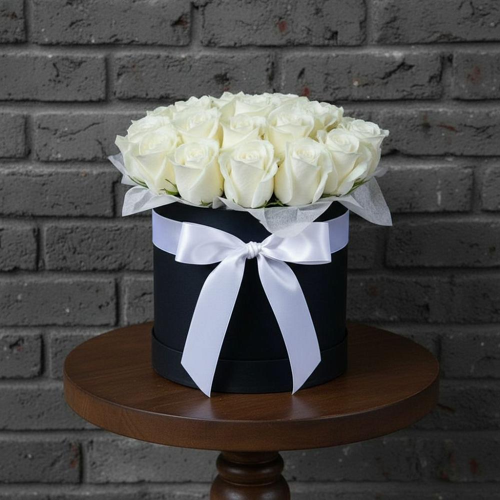 Цветочная композиция из Розы в шляпной коробке в Аничково