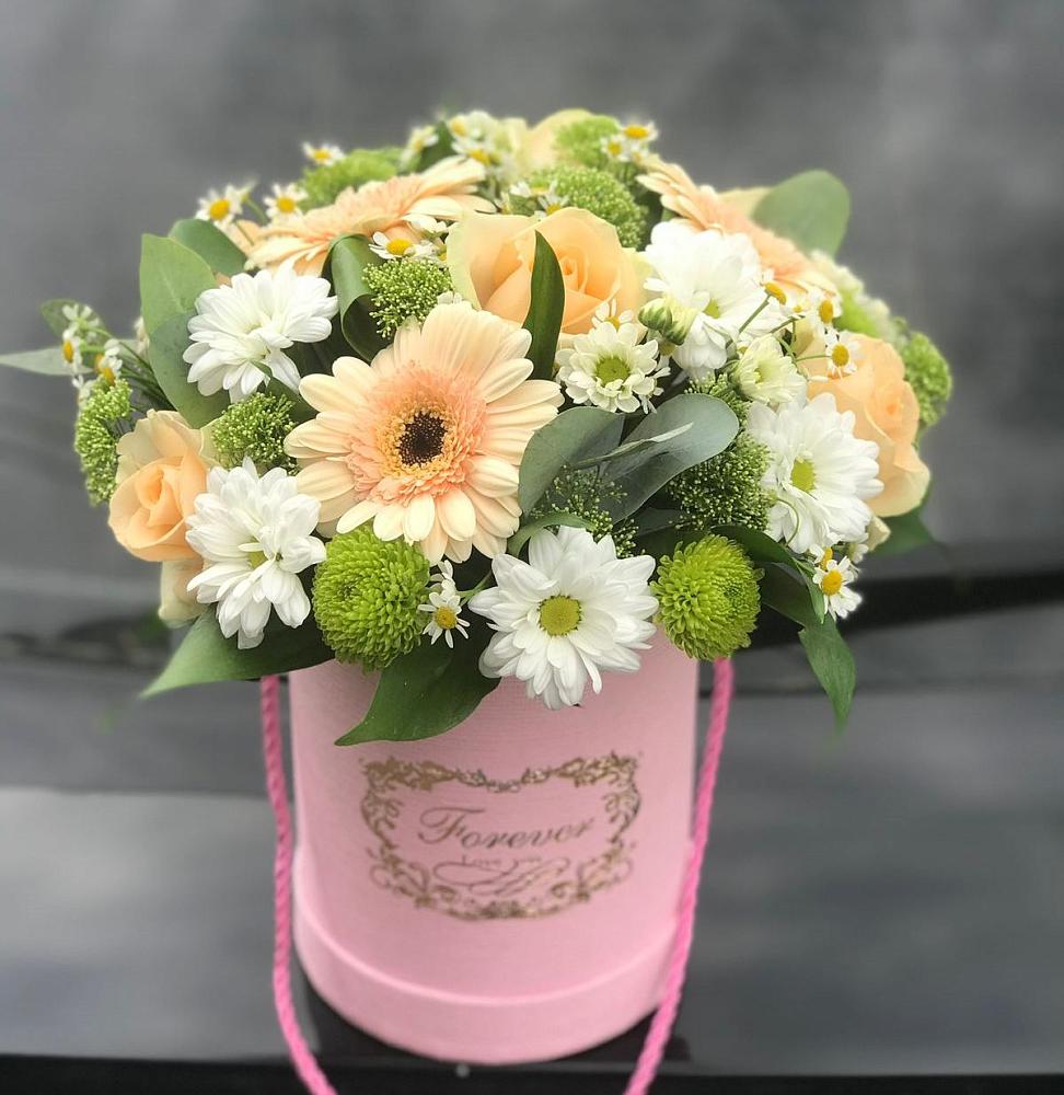 Цветочная композиция из Розы, Герберы и Хризантемы в шляпной коробке в Аничково