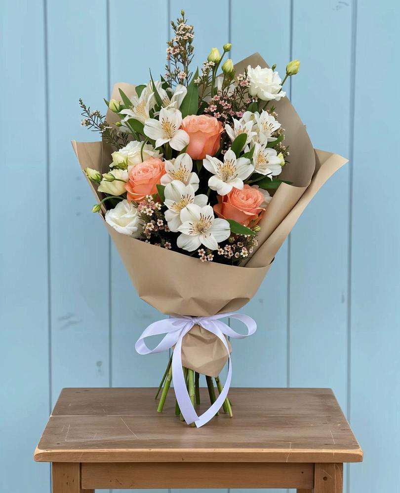 Букет цветов из: Альстромерии, Лизиантусы, Розы и Хризантемы в Аничково